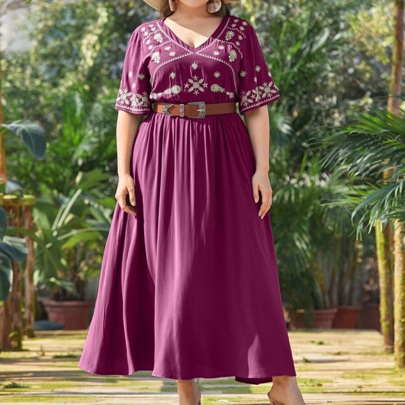 Boho Plus Green V neck Embroidered A-line Dress - Picture 2 of 8